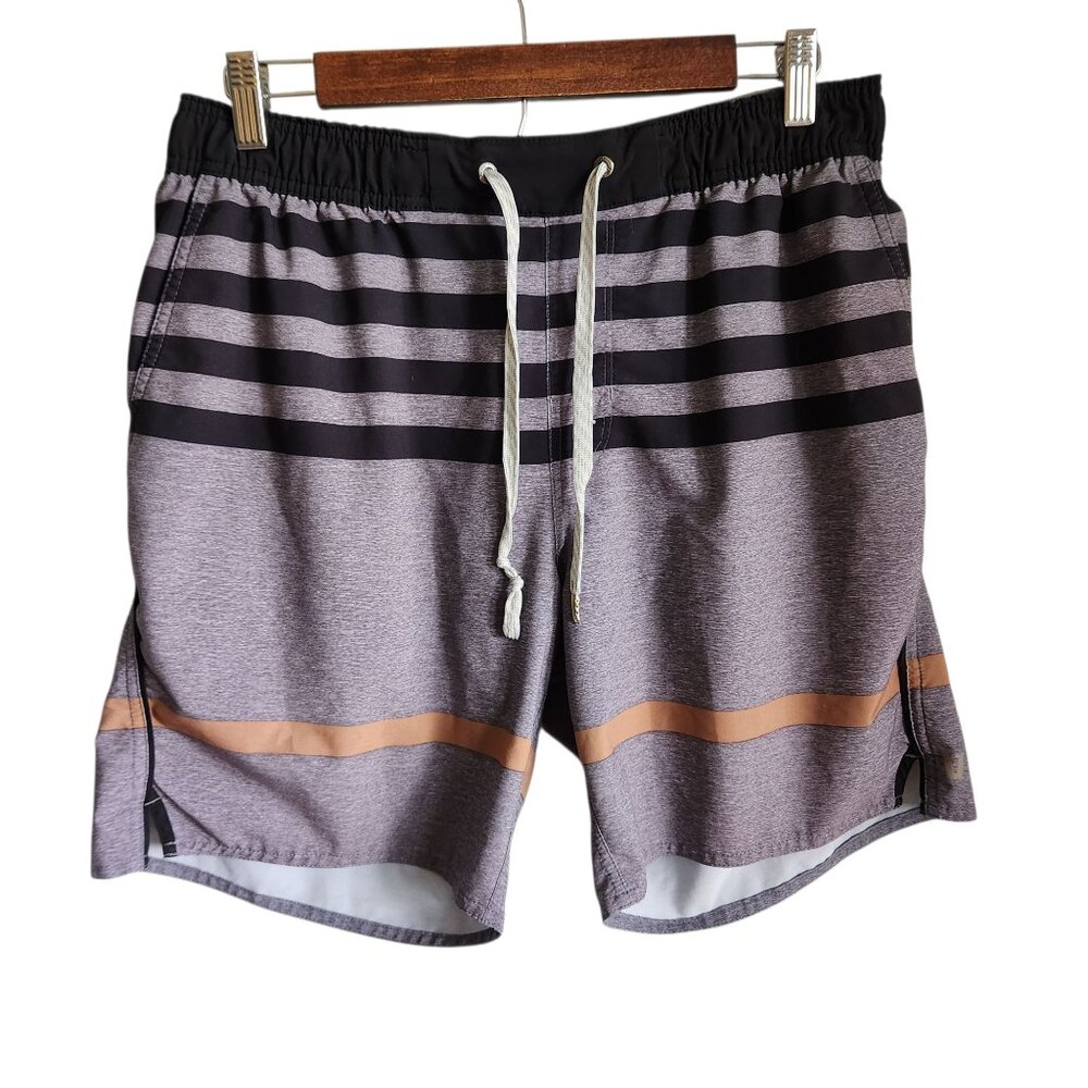 Vuori Shorts Medium Gray Grey Men's Trail Runner Short Lined Performance 8"